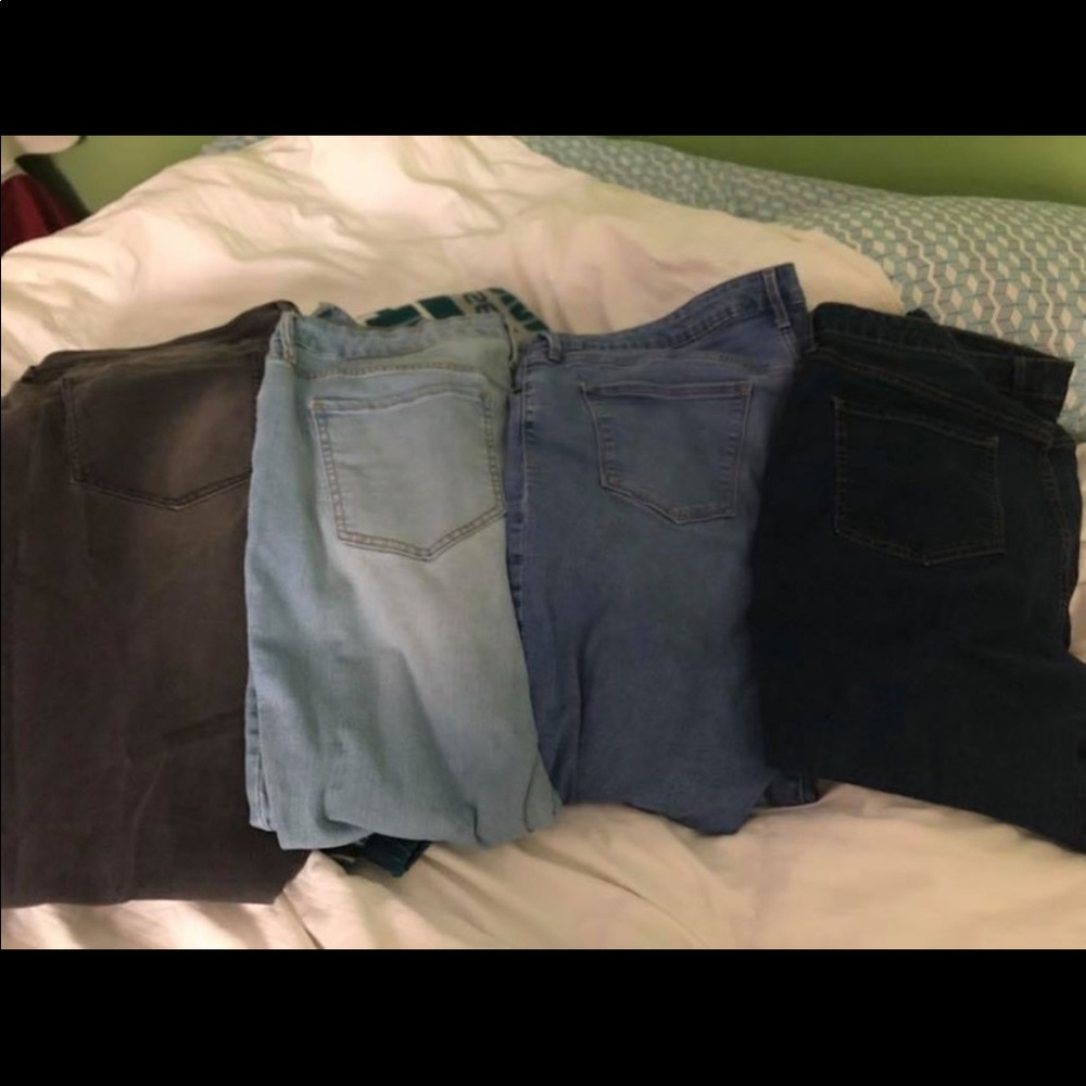 6 Pairs of Old Navy Jeans!